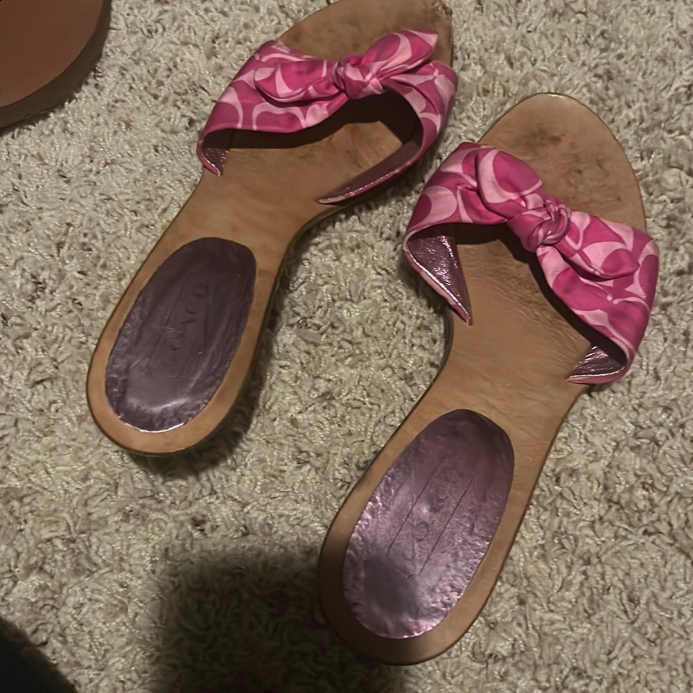 Summer  will b here before we know it 😃Coach small heel slides